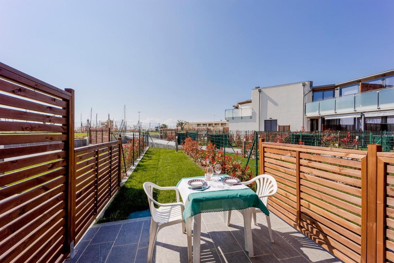 Aregai Marina Exclusive Seaside Apartments Santo Stefano al Mare Eksteriør billede