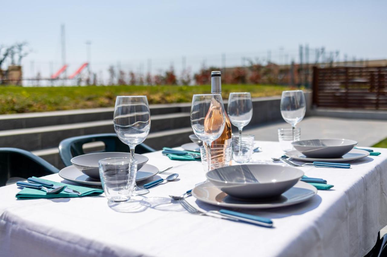 Aregai Marina Exclusive Seaside Apartments Santo Stefano al Mare Eksteriør billede