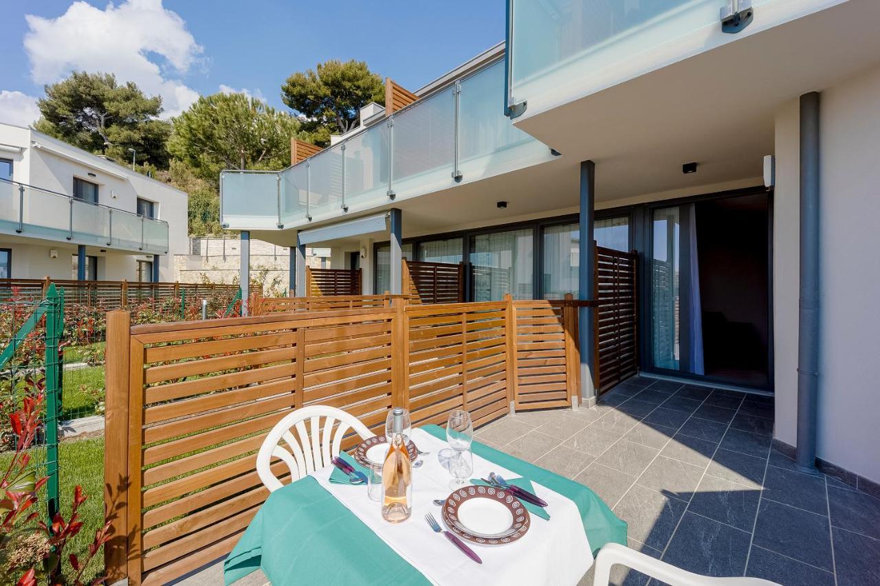 Aregai Marina Exclusive Seaside Apartments Santo Stefano al Mare Eksteriør billede