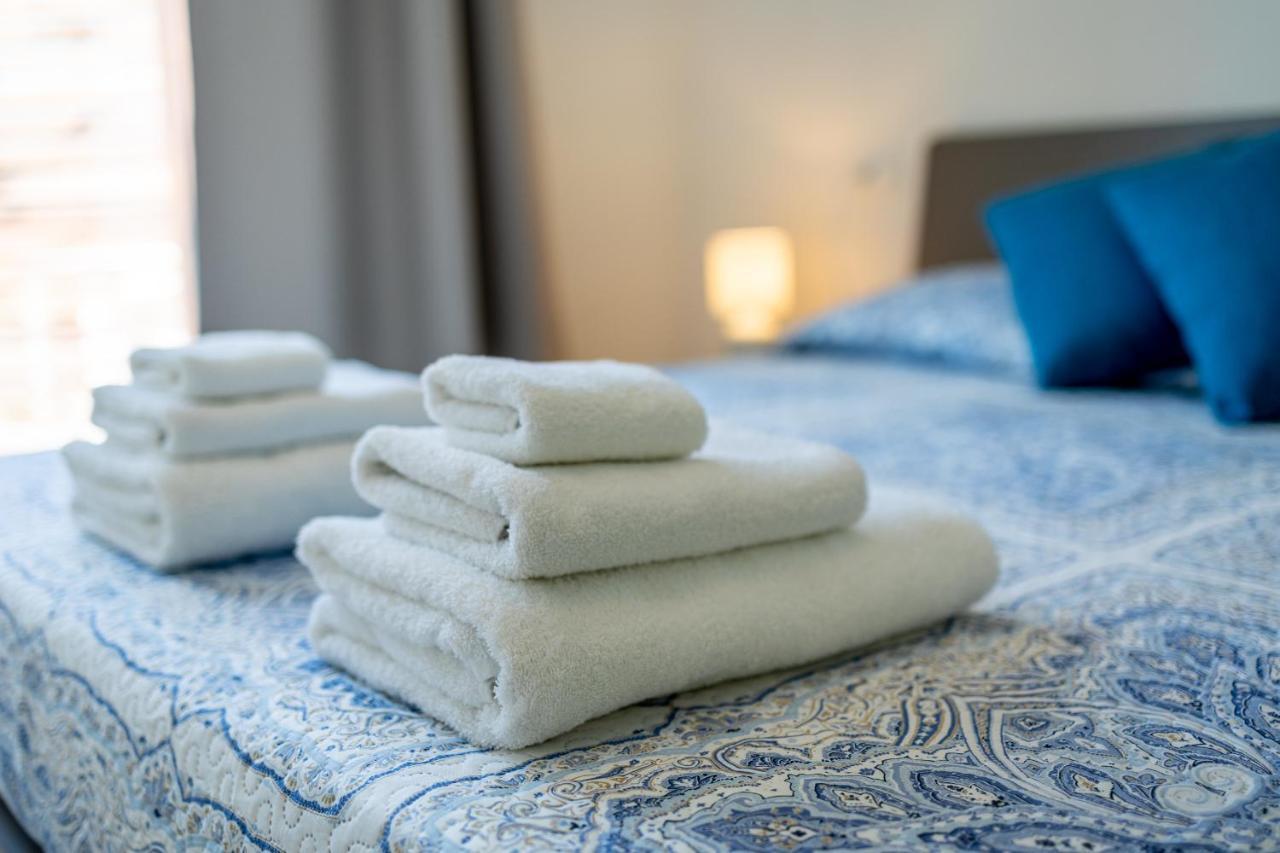 Aregai Marina Exclusive Seaside Apartments Santo Stefano al Mare Eksteriør billede
