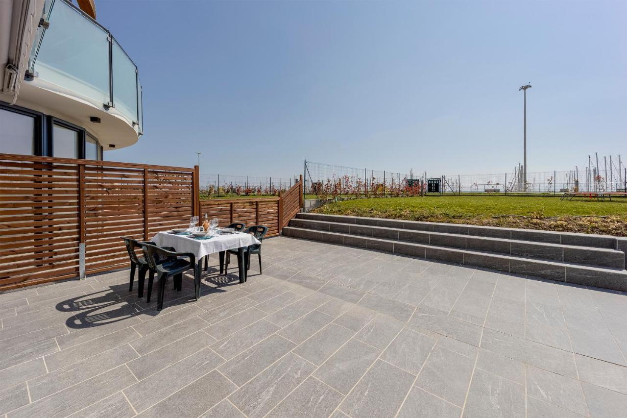 Aregai Marina Exclusive Seaside Apartments Santo Stefano al Mare Eksteriør billede