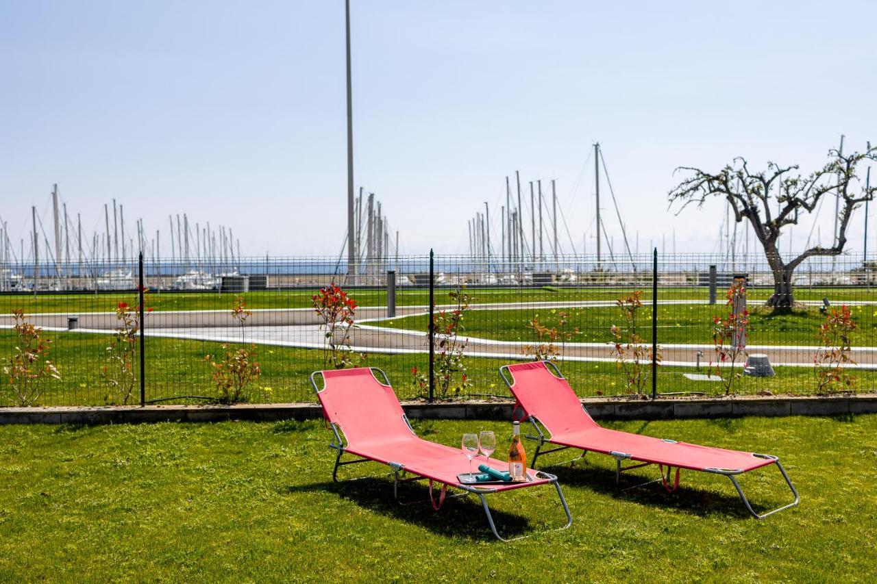 Aregai Marina Exclusive Seaside Apartments Santo Stefano al Mare Eksteriør billede