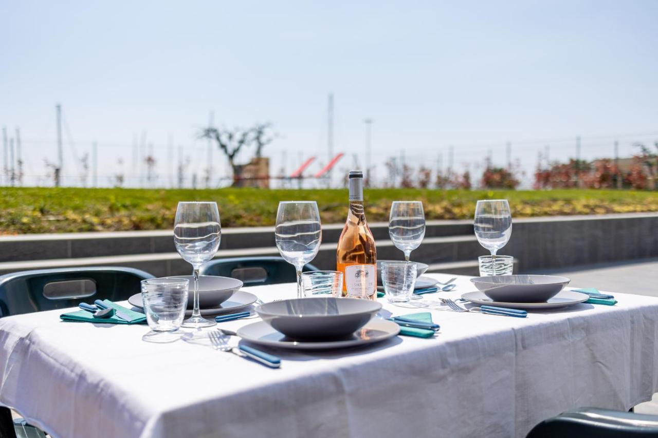 Aregai Marina Exclusive Seaside Apartments Santo Stefano al Mare Eksteriør billede