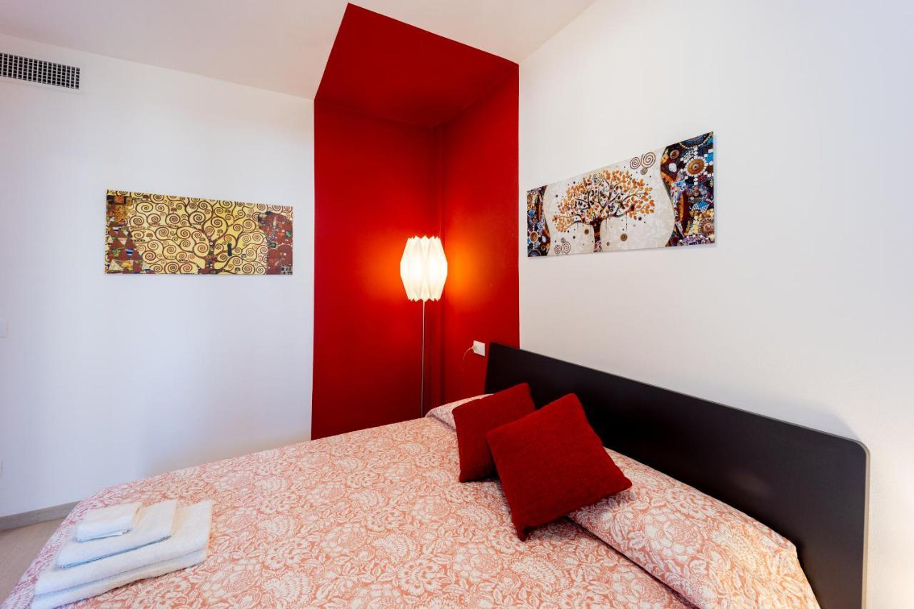 Aregai Marina Exclusive Seaside Apartments Santo Stefano al Mare Eksteriør billede