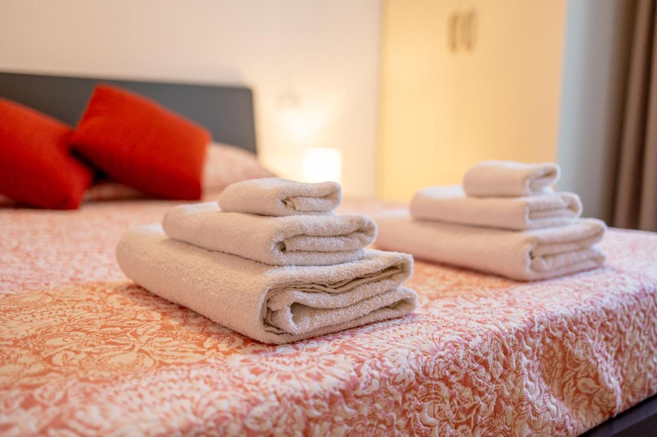 Aregai Marina Exclusive Seaside Apartments Santo Stefano al Mare Eksteriør billede