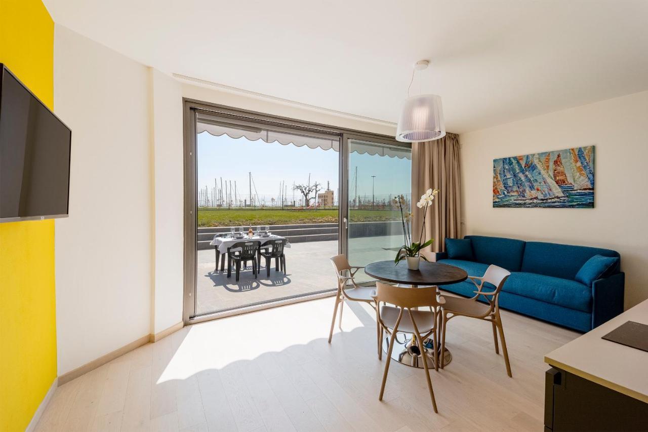 Aregai Marina Exclusive Seaside Apartments Santo Stefano al Mare Eksteriør billede