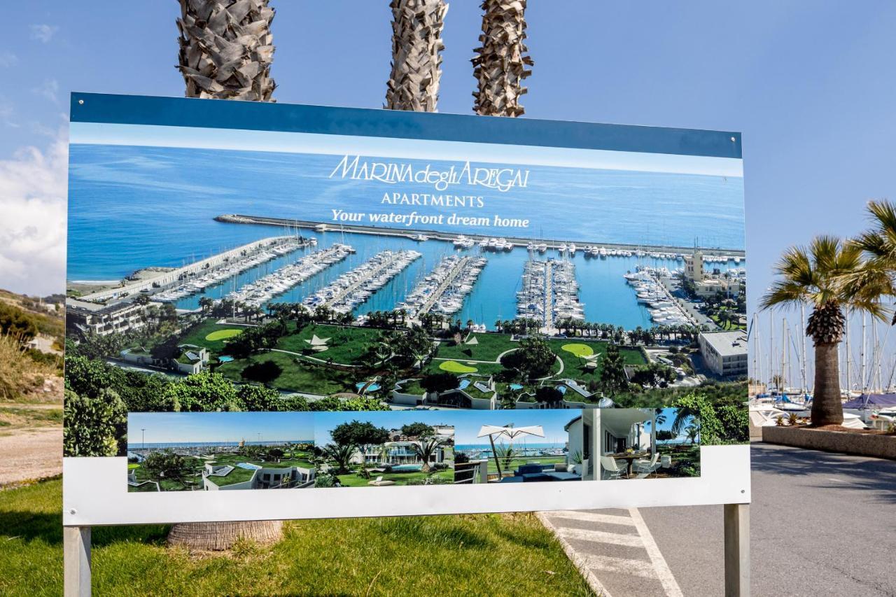Aregai Marina Exclusive Seaside Apartments Santo Stefano al Mare Eksteriør billede