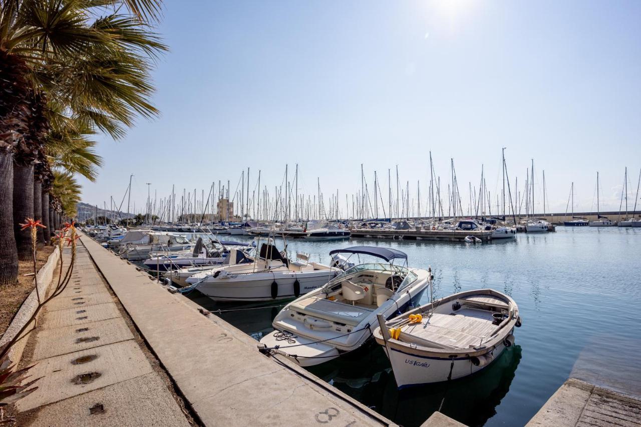 Aregai Marina Exclusive Seaside Apartments Santo Stefano al Mare Eksteriør billede